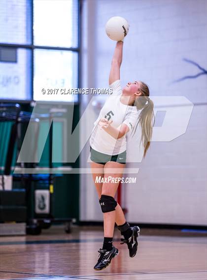 Thumbnail 2 in Heritage @ Loudoun Valley photogallery.