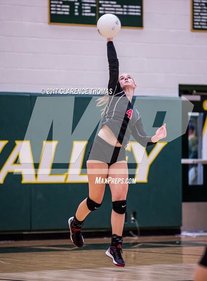 Thumbnail 2 in Heritage @ Loudoun Valley photogallery.