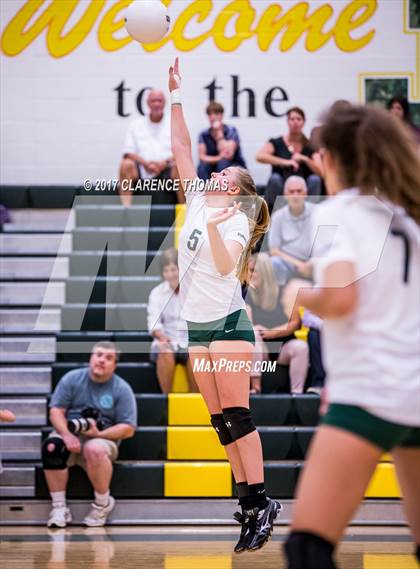 Thumbnail 1 in Heritage @ Loudoun Valley photogallery.