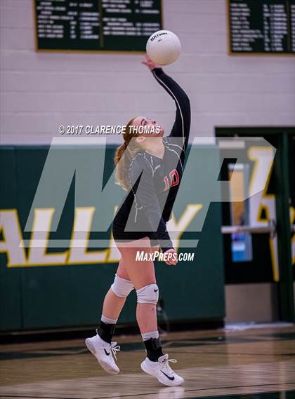 Thumbnail 1 in Heritage @ Loudoun Valley photogallery.