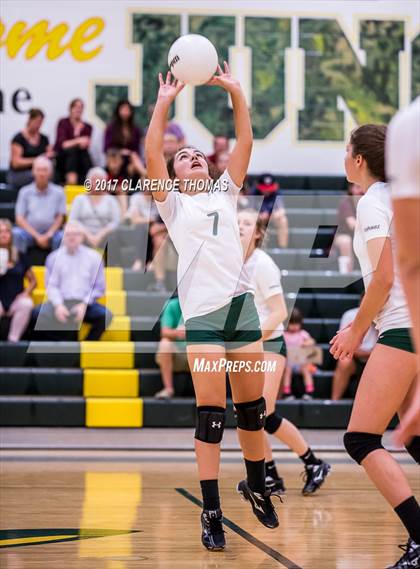 Thumbnail 2 in Heritage @ Loudoun Valley photogallery.