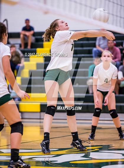Thumbnail 1 in Heritage @ Loudoun Valley photogallery.