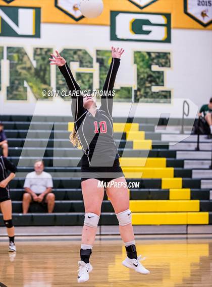 Thumbnail 1 in Heritage @ Loudoun Valley photogallery.