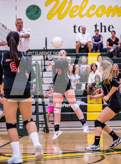 Thumbnail 1 in Heritage @ Loudoun Valley photogallery.