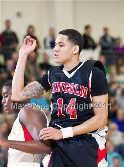 Thumbnail 2 in Lincoln vs. Oak Hill Academy (Les Schwab Invitational) photogallery.