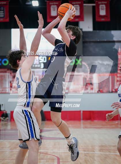 Thumbnail 1 in Virginia City vs. Smith Valley (NIAA Class 1A State Championship) photogallery.