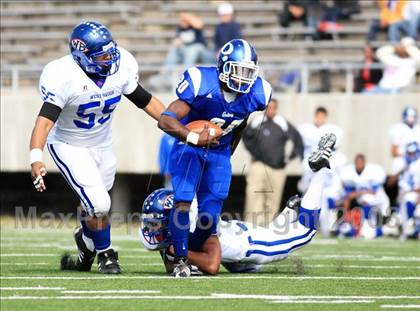 Thumbnail 2 in West Brook vs. Dickinson (Texas 5A D2 Area Playoff) photogallery.