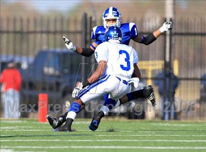 Thumbnail 2 in West Brook vs. Dickinson (Texas 5A D2 Area Playoff) photogallery.