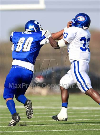 Thumbnail 3 in West Brook vs. Dickinson (Texas 5A D2 Area Playoff) photogallery.