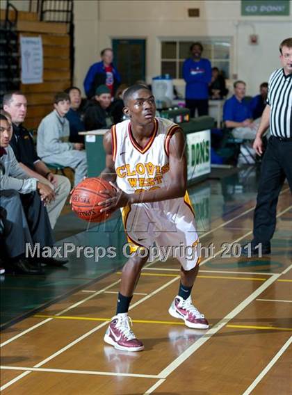 Thumbnail 1 in San Marcos vs. Clovis West (Santa Barbara Holiday Classic Tournament) photogallery.