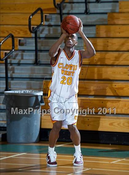 Thumbnail 3 in San Marcos vs. Clovis West (Santa Barbara Holiday Classic Tournament) photogallery.