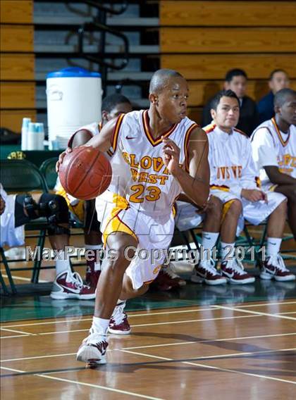 Thumbnail 3 in San Marcos vs. Clovis West (Santa Barbara Holiday Classic Tournament) photogallery.