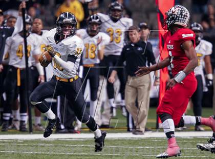 Thumbnail 3 in Many vs. Kinder (LHSAA D2 Final) photogallery.