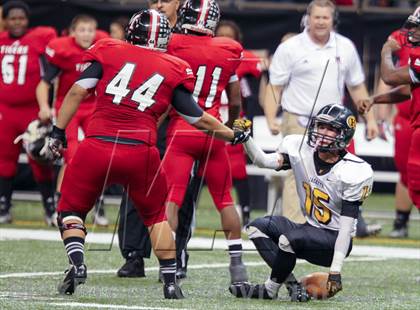 Thumbnail 2 in Many vs. Kinder (LHSAA D2 Final) photogallery.