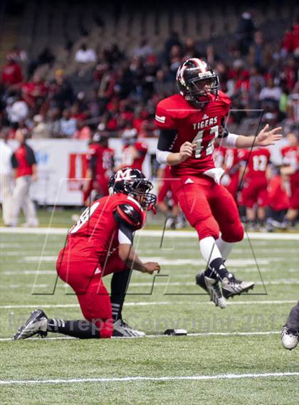 Thumbnail 3 in Many vs. Kinder (LHSAA D2 Final) photogallery.