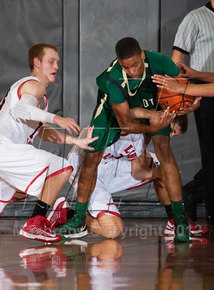 Thumbnail 2 in Langham Creek vs. DeSoto (McDonald's Texas Invitational) photogallery.