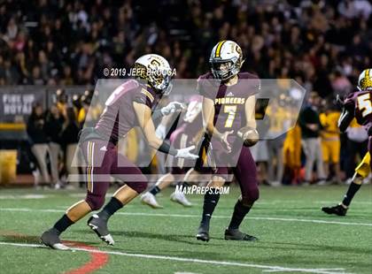 Thumbnail 3 in Royal @ Simi Valley photogallery.