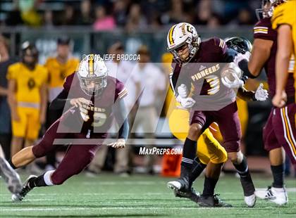 Thumbnail 2 in Royal @ Simi Valley photogallery.
