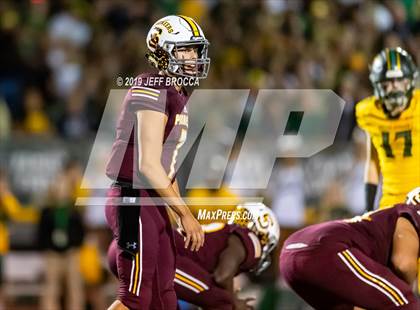 Thumbnail 1 in Royal @ Simi Valley photogallery.