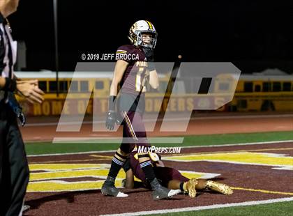 Thumbnail 3 in Royal @ Simi Valley photogallery.