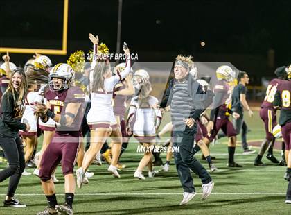 Thumbnail 3 in Royal @ Simi Valley photogallery.