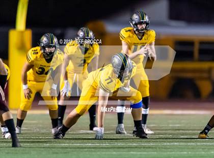 Thumbnail 3 in Royal @ Simi Valley photogallery.