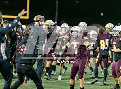 Thumbnail 2 in Royal @ Simi Valley photogallery.