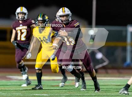 Thumbnail 3 in Royal @ Simi Valley photogallery.