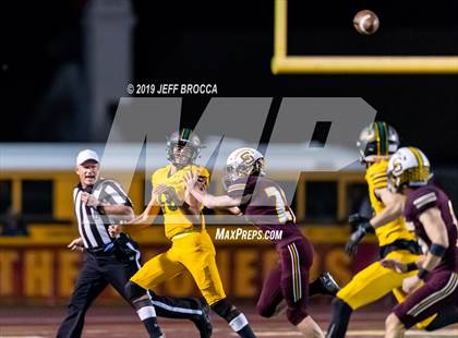 Thumbnail 1 in Royal @ Simi Valley photogallery.