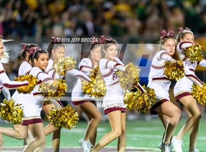 Thumbnail 3 in Royal @ Simi Valley photogallery.