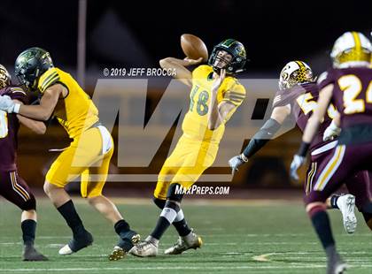 Thumbnail 2 in Royal @ Simi Valley photogallery.