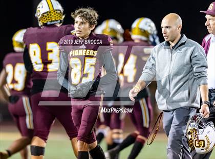 Thumbnail 3 in Royal @ Simi Valley photogallery.