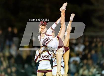 Thumbnail 3 in Royal @ Simi Valley photogallery.
