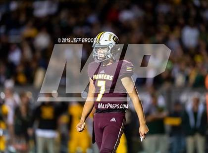 Thumbnail 3 in Royal @ Simi Valley photogallery.