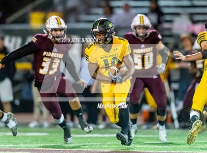 Thumbnail 2 in Royal @ Simi Valley photogallery.