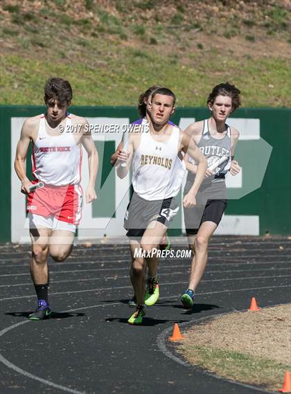 Thumbnail 3 in Queen City Relays photogallery.