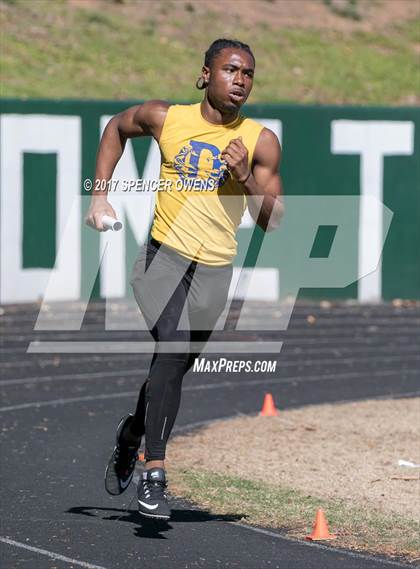 Thumbnail 3 in Queen City Relays photogallery.