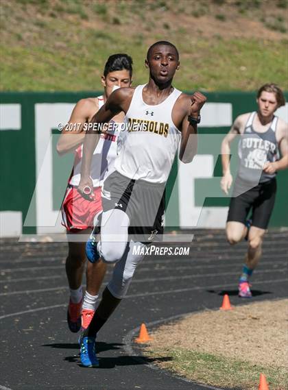 Thumbnail 2 in Queen City Relays photogallery.