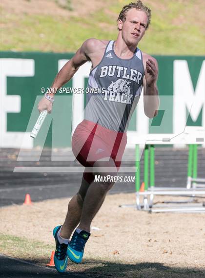 Thumbnail 3 in Queen City Relays photogallery.