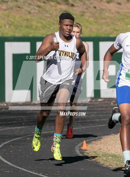 Thumbnail 3 in Queen City Relays photogallery.