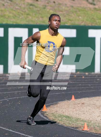 Thumbnail 2 in Queen City Relays photogallery.