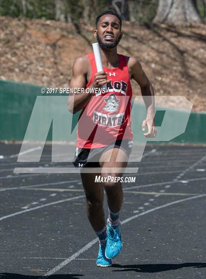 Thumbnail 1 in Queen City Relays photogallery.