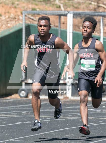 Thumbnail 1 in Queen City Relays photogallery.