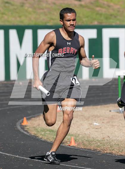 Thumbnail 2 in Queen City Relays photogallery.