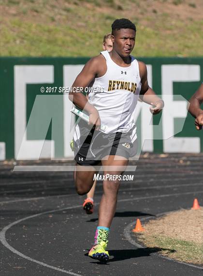 Thumbnail 1 in Queen City Relays photogallery.