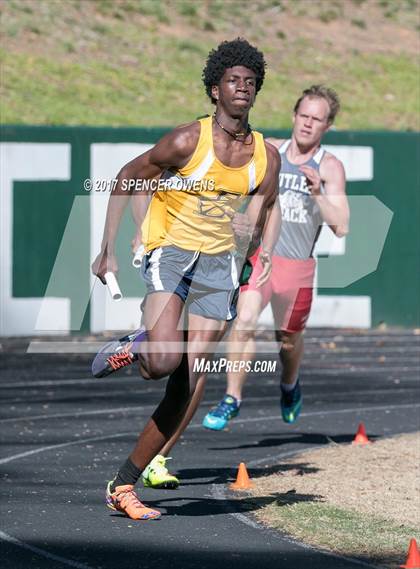 Thumbnail 2 in Queen City Relays photogallery.