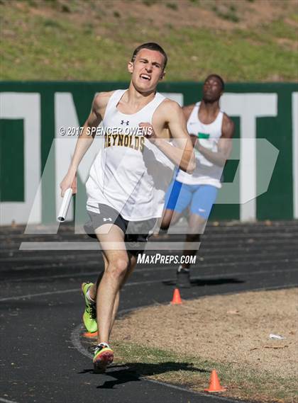 Thumbnail 2 in Queen City Relays photogallery.