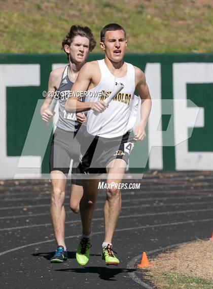 Thumbnail 1 in Queen City Relays photogallery.