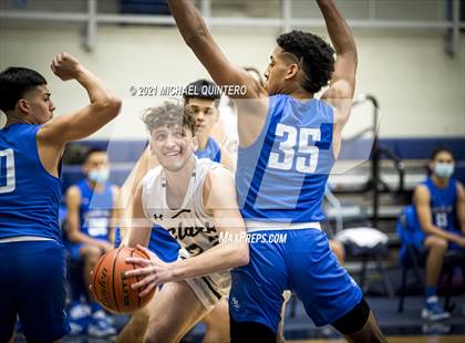 Thumbnail 3 in South San Antonio @ Clark (UIL 6A Bi-District Playoff) photogallery.