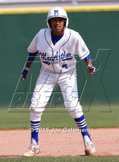 Thumbnail 3 in   MacArthur [Douglas] vs New Braunfels (UIL 6A Bi-District Playoff) photogallery.